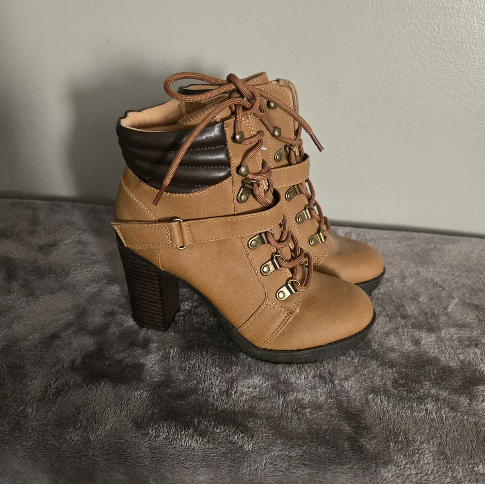 ANDIAMO Women's Tan and Brown Ankle Boots Sz 5.5 - Picture 5 of 6